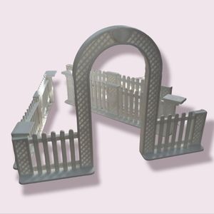 Playskool Vintage Dollhouse - Qhite Lattice Picket Fencing